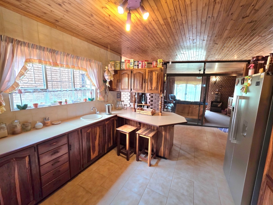 To Let 4 Bedroom Property for Rent in Reitz Free State